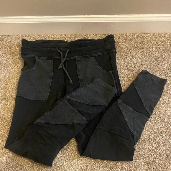 Free People Movement Women's Grey Kyoto Jogger Leggings with Pockets size Medium - Picture 2 of 7